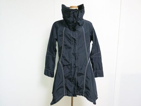 独特なシルエットがおしゃれ！トランクヒロココシノ コートを買取しました