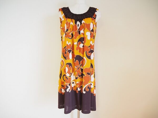 温かみあるオレンジが眩しい｜アドーアのワンピースを買取しました