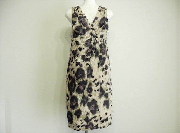 小粋な絵柄でアクセントを｜レッドヴァレンティノのワンピースを買取しました