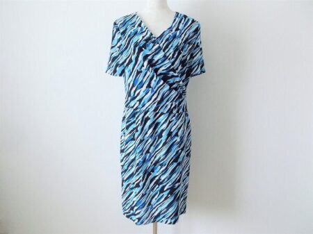 涼しくスタイリッシュなハナエモリのワンピースを買取しました