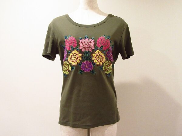 花柄刺繍が可愛い｜プリーツプリーズのTシャツを買取しました
