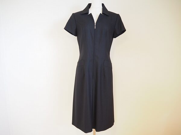 細身シルエットが上品なフォクシーのワンピースを買取しました