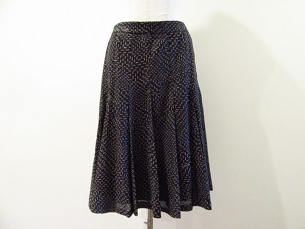 ワードローブに追加!バーバリーのフレアスカートを買取させて頂きました