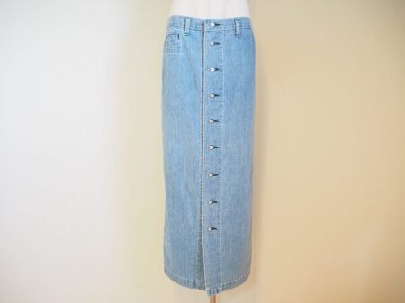 デニムスカートの中にもあるしっとり感｜プランテーションのスカートを買取しました