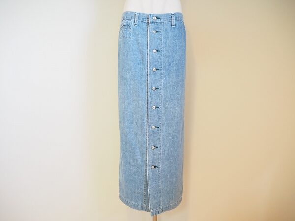 デニムスカートの中にもあるしっとり感｜プランテーションのスカートを買取しました