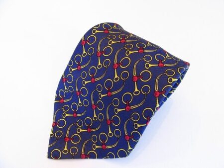 信頼感を演出！エルメスの紺色ネクタイを買取させて頂きました