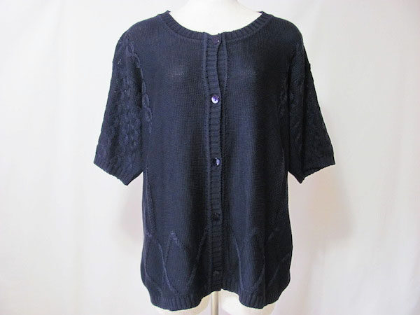 絹を用いた安定感抜群なヘルノ ネイビー ニットを買取しました