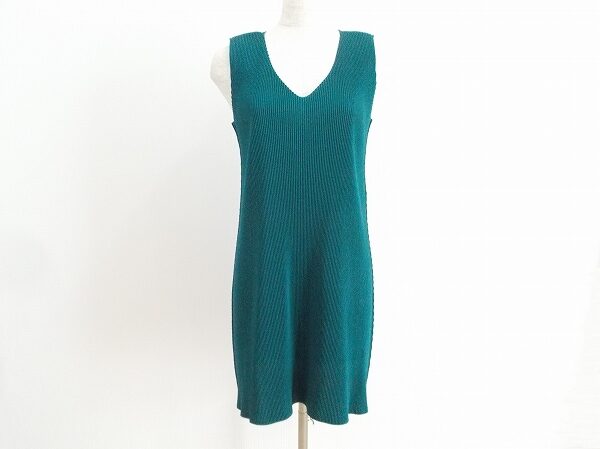 趣深いグリーンが上質さを出す｜プリーツプリーズのチュニックを買取しました