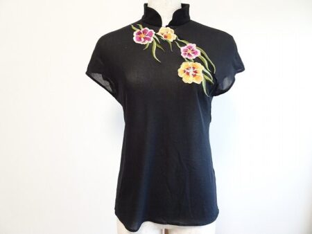 シースルーと花柄のバランスがよい|ヴィヴィアンタムのカットソーをお買取