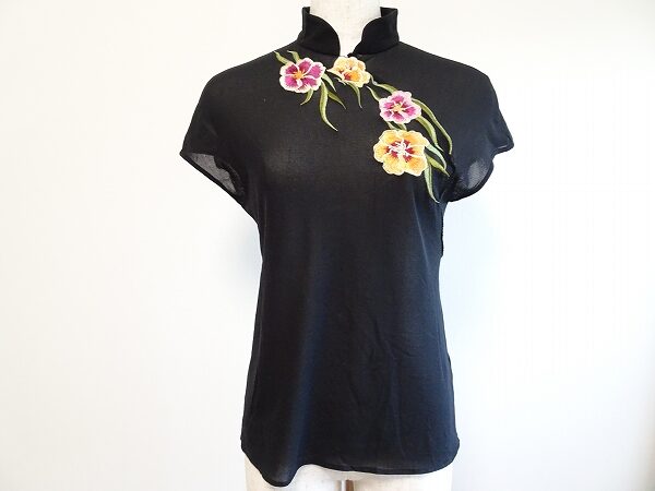 シースルーと花柄のバランスがよい|ヴィヴィアンタムのカットソーをお買取