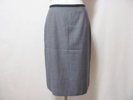 控えめなストライプがよい｜マーガレットハウエルのスカートを買取しました