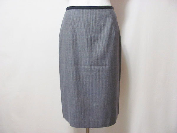 控えめなストライプがよい｜マーガレットハウエルのスカートを買取しました