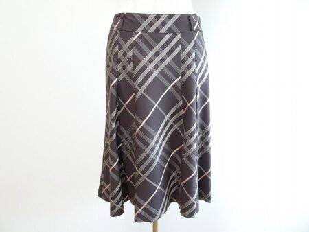 レディーなチェック柄フレアスカート！バーバリーのアイテムを買取させて頂きました