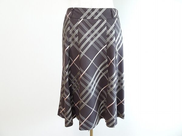 レディーなチェック柄フレアスカート!バーバリーのアイテムを買取させて頂きました