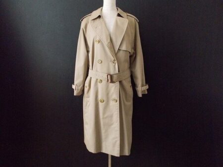 上品ファッションに合う！バーバリーのトレンチコートを買取しました