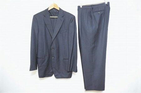 紳士的に決まる｜ジョルジオアルマーニのシングルスーツを買取しました