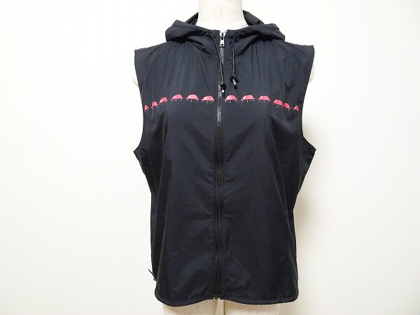 寒さ対策にもぴったり|ピッコーネのベストを買取しました