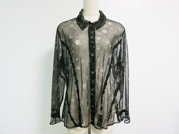 シースルーと花のバランスに見とれる｜シャミーのブラウスを買取しました