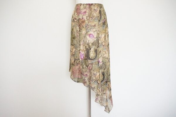 アシンメトリーデザインがセクシー｜クリスチャンラクロワのスカートを買取しました