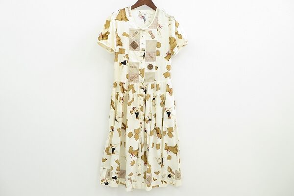 愛犬家はチェック！犬の総柄ワンピを買取！ピンクハウス