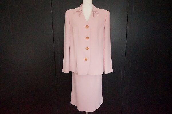 マイルドなピンクが素敵なユキコハナイのセットアップを買取しました