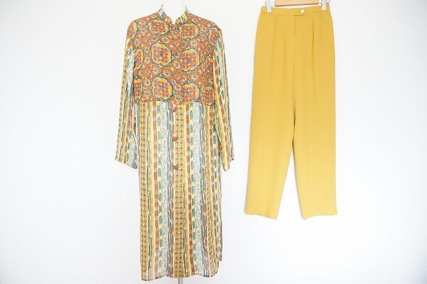 異国的な雰囲気漂う｜ユキコハナイのパンツスーツを買取しました