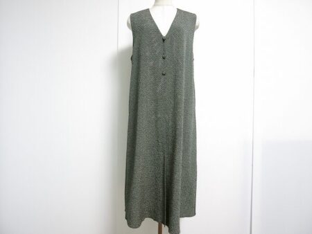 ロング丈が女性らしい詩仙堂のジレを美品状態で買取させて頂きました