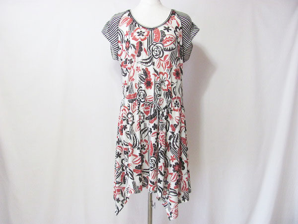 華やかな柄が素敵なトランクのワンピースを買取しました