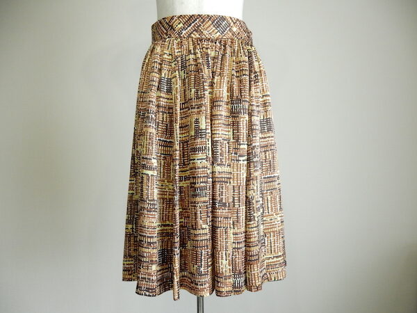 エキゾチックな雰囲気｜ バーバリーブラックレーベルのスカートを買取しました
