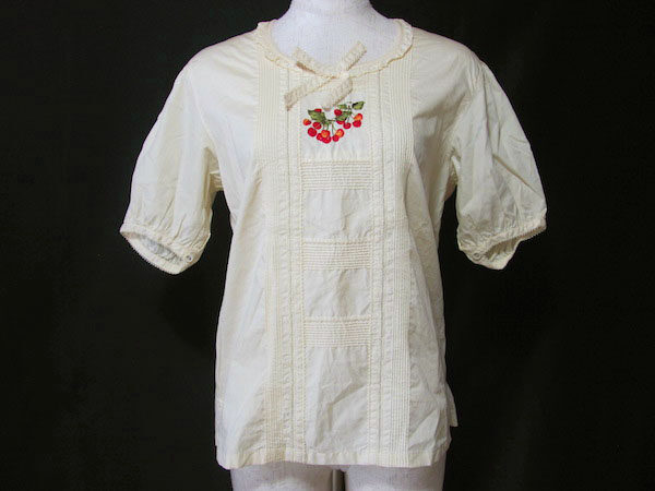 ワンポイントのサクランボブラウスをお買取！ピンクハウス