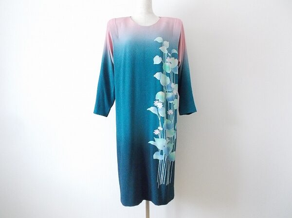 グラデーションが綺麗な三年坂のワンピースを買取しました