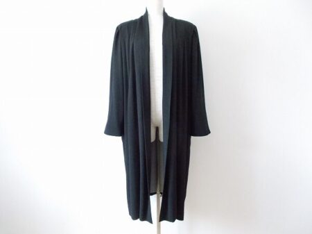 スッキリ羽織れて便利な三年坂のコートを買取しました