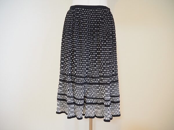 グラデーションのような水玉に見とれる｜マダムジョコンダのスカートを買取しました