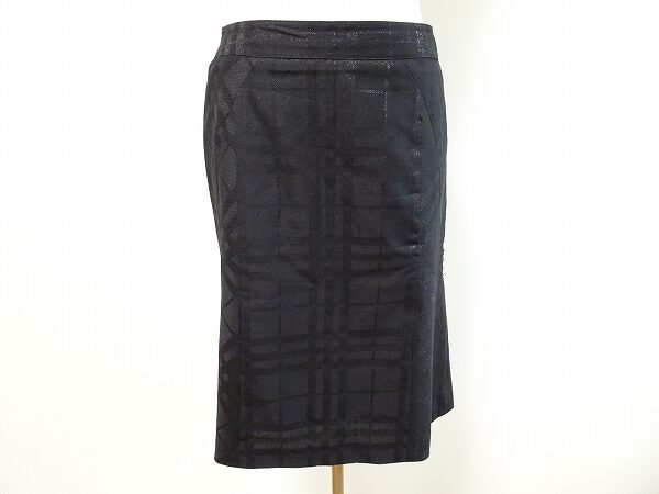 バーバリーチェックのシルク混スカートを買取させて頂きました