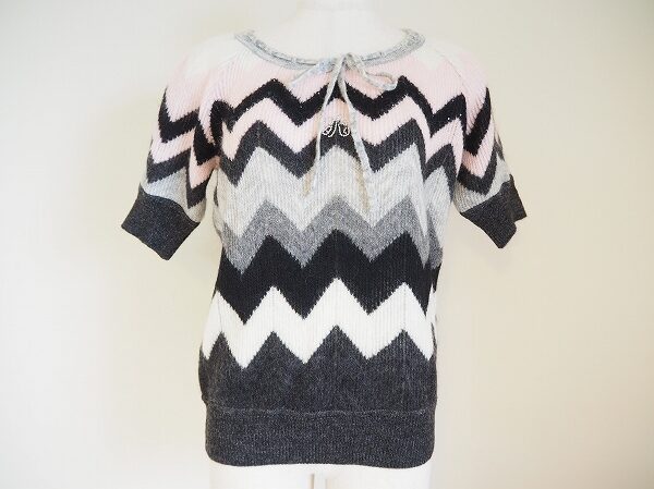 伊太利屋の未使用ニットをタグ付きで買取!
