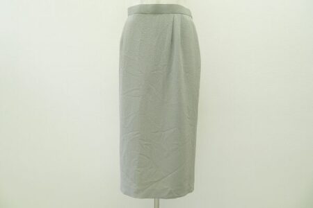 明るめ暗めトップス両方OK！｜三年坂のスカートを買取しました