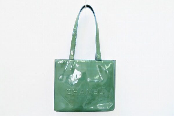 エナメル×緑がレア｜シャネルのショルダーバッグを買取しました