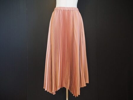 アシンメトリーなデザインが可愛い| シビラのスカートを買取しました