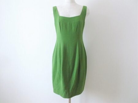 鮮やかグリーンが素敵なシビラのワンピースを買取しました