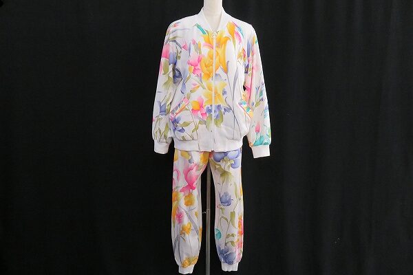 レオナール セットアップを買取しました|花束のような鮮やかさに魅了