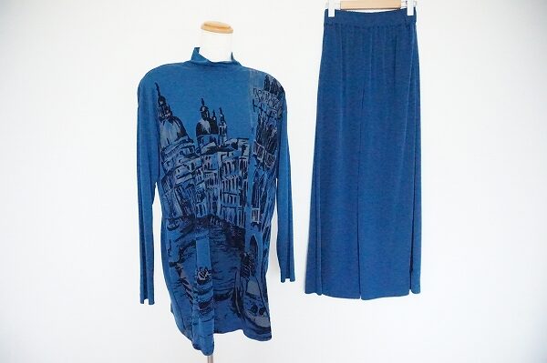 色っぽい雰囲気が素敵なトクコのセットアップを買取しました