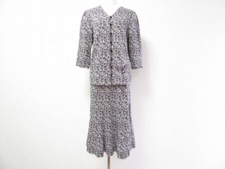 白×紫の高貴な組み合わせが素敵な斉藤都世子のセットアップを買取しました