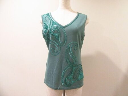 安定感ある色味が素敵なトクコのカットソーを買取しました