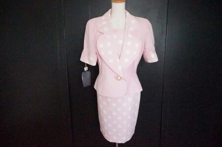 ソフトなピンクが可愛い｜銀座マギーのスカートスーツを買取しました