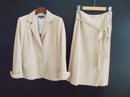 ワードローブにもおすすめ｜ソニアリキエルのスカートスーツを買取しました