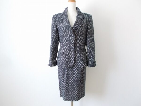 大事な行事ごとにも使える!銀座マギーのセットアップを買取しました