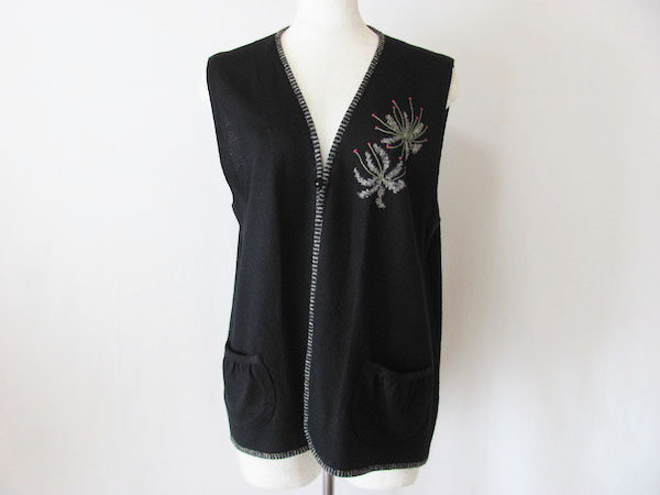 重ね着コーデの必需品・ベスト！斉藤都世子のアイテムを買取させて頂きました