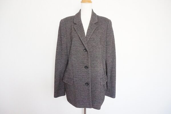 ゆとりあるデザインがポイント|ビスケー ビーシーアミのジャケットを買取しました