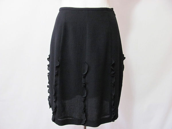 フリル×ミニ丈が大胆！クリスチャンラクロワのスカートを買取しました