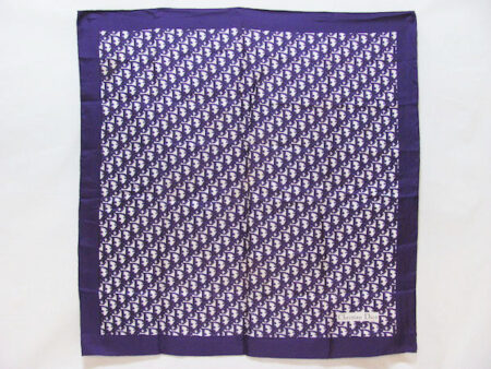 紫のアクセント！ディオールのスカーフを買取させて頂きました